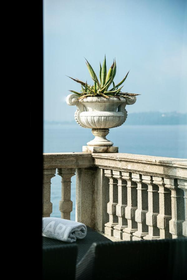 Hotel Bella Riva Gardone Riviera Esterno foto
