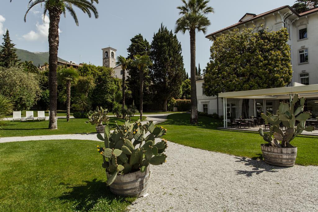 Hotel Bella Riva Gardone Riviera Esterno foto