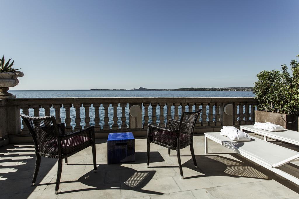 Hotel Bella Riva Gardone Riviera Esterno foto